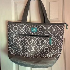 Igloo lunch tote